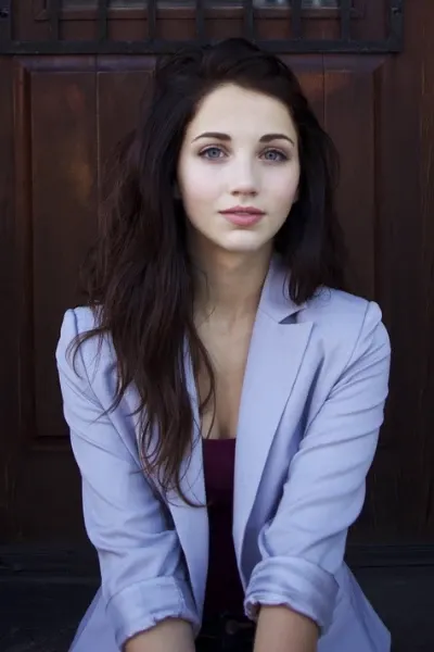 Emily Rudd photo