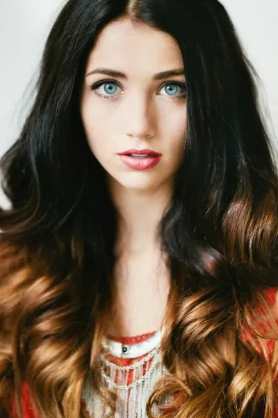 Emily Rudd photo