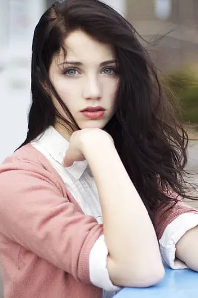 Emily Rudd photo