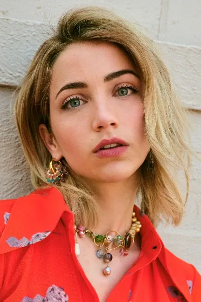 Emily Rudd photo