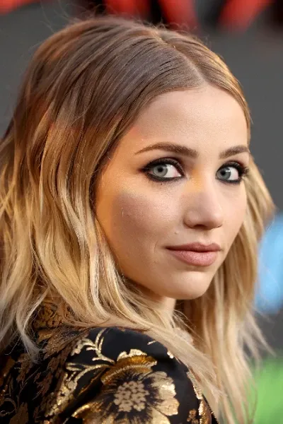 Emily Rudd photo