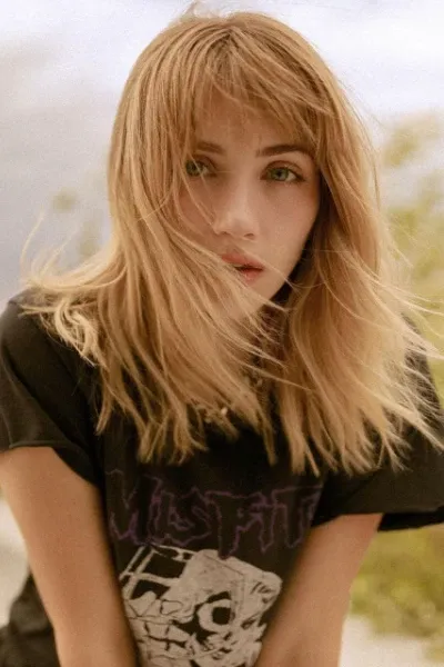 Emily Rudd photo