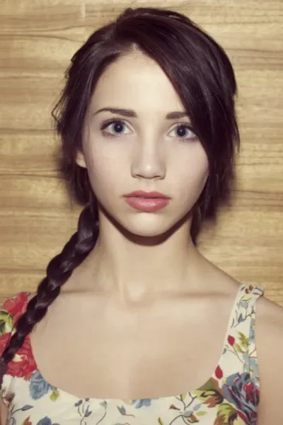 Emily Rudd photo