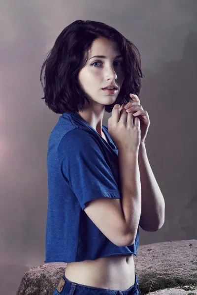 Emily Rudd photo