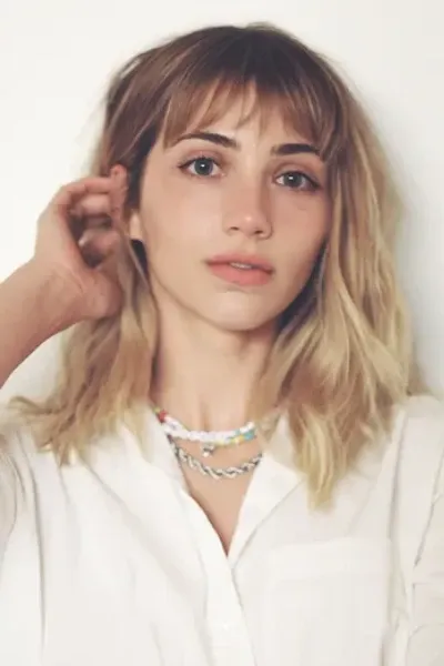 Emily Rudd photo