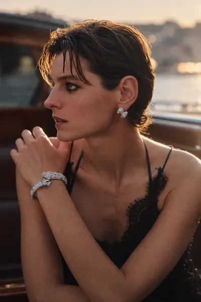 Emma Corrin photo