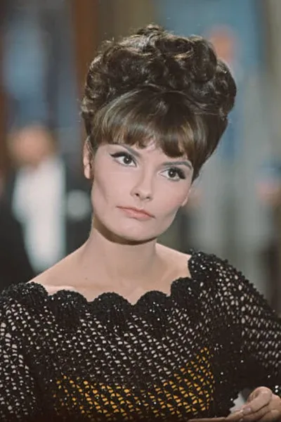 Suzanne Lloyd photo