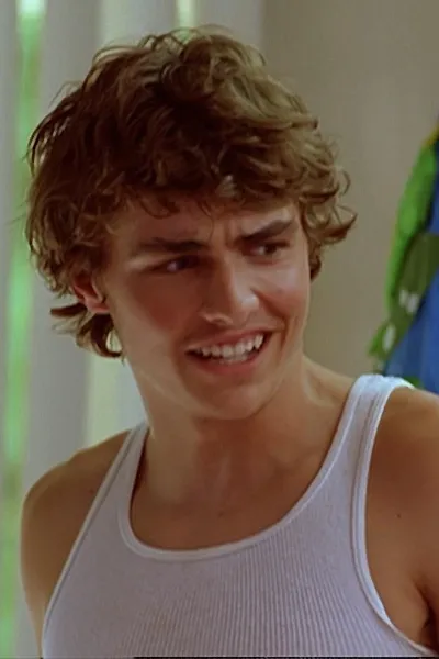 Dave Franco photo