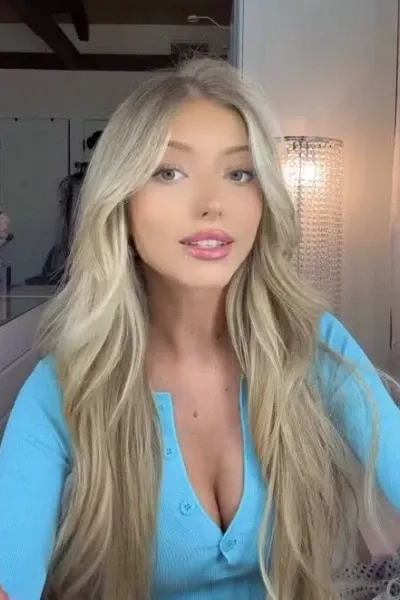 Emily Dobson photo