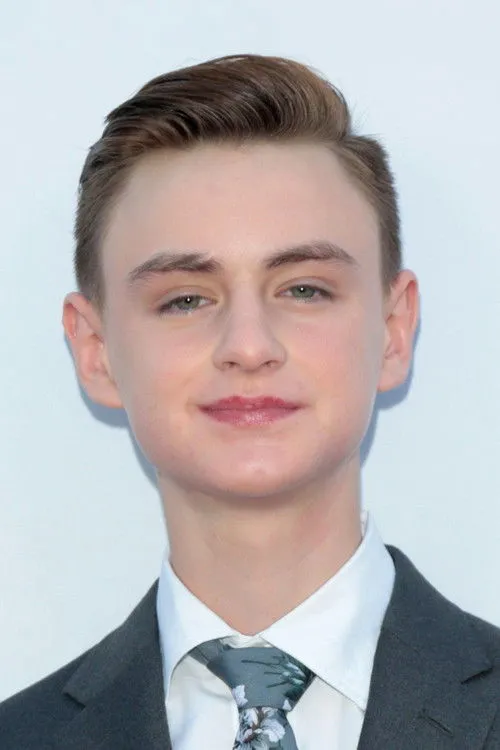 Jaeden Martell photo