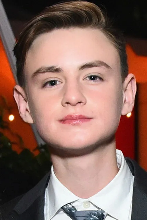 Jaeden Martell photo