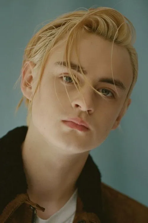 Jaeden Martell photo