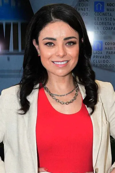 Violeta Isfel photo