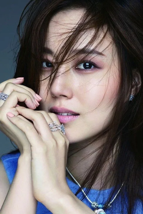 Moon Chae-won photo