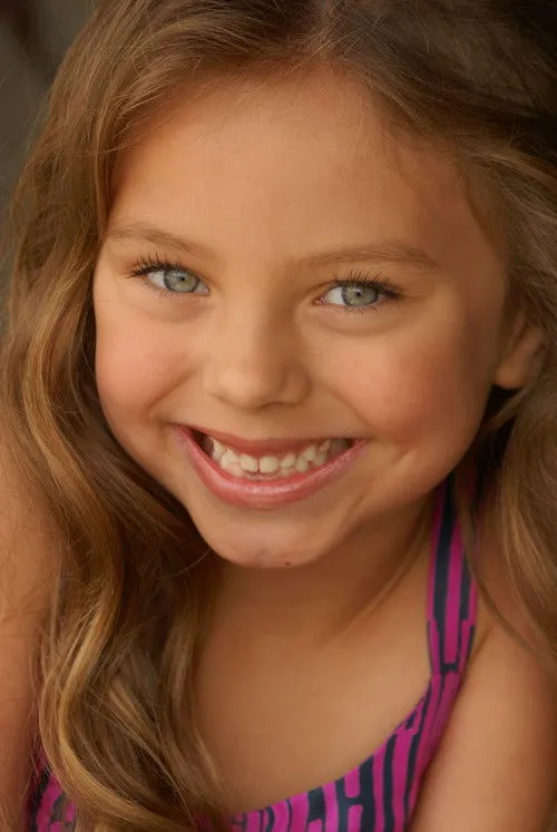 Caitlin Carmichael photo