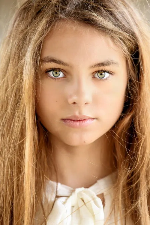 Caitlin Carmichael photo