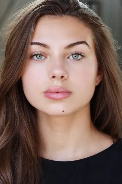 Caitlin Carmichael photo