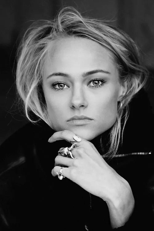 Jessica Madsen photo