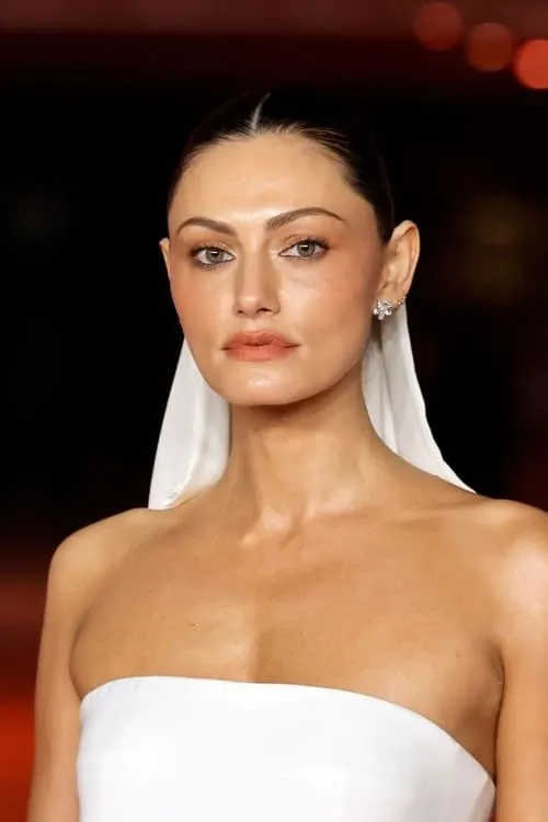 Phoebe Tonkin photo