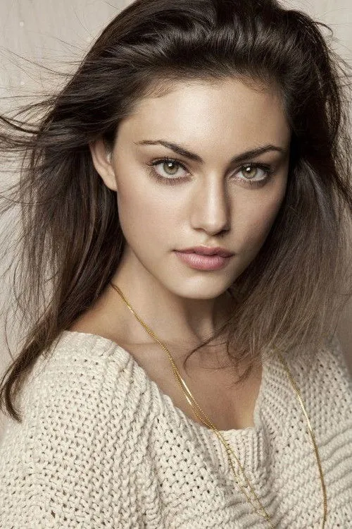 Phoebe Tonkin photo