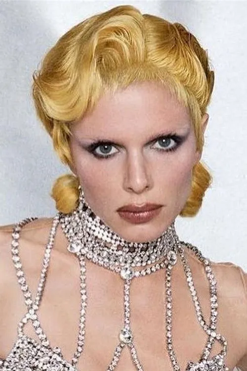 Julia Fox photo