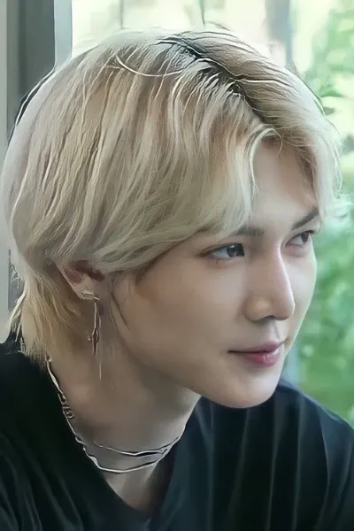 Kang Yeosang photo