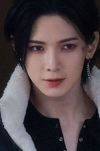 Kang Yeosang photo