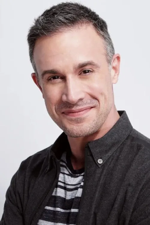 Freddie Prinze Jr. photo