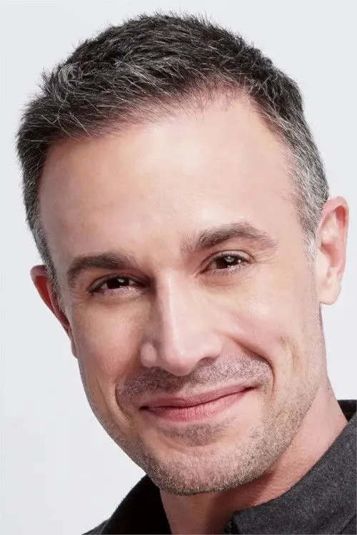 Freddie Prinze Jr. photo