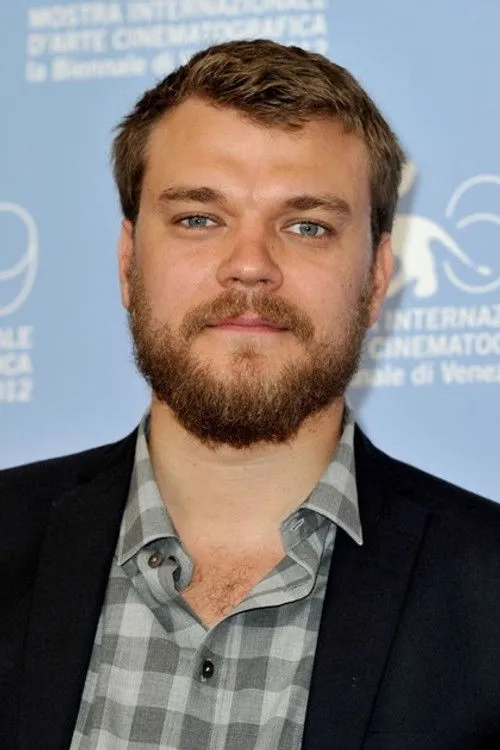 Pilou Asbæk photo