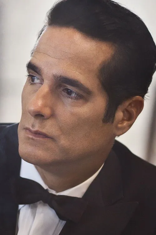 Yul Vazquez photo