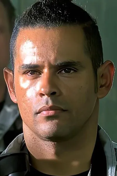 Raymond Cruz photo