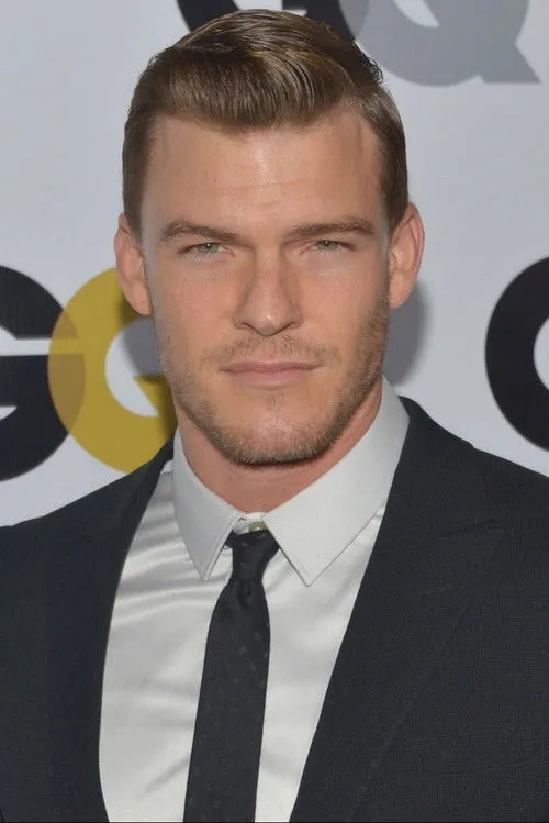 Alan Ritchson photo