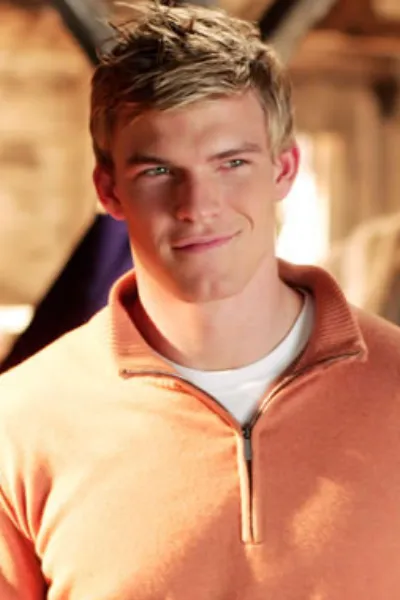 Alan Ritchson photo