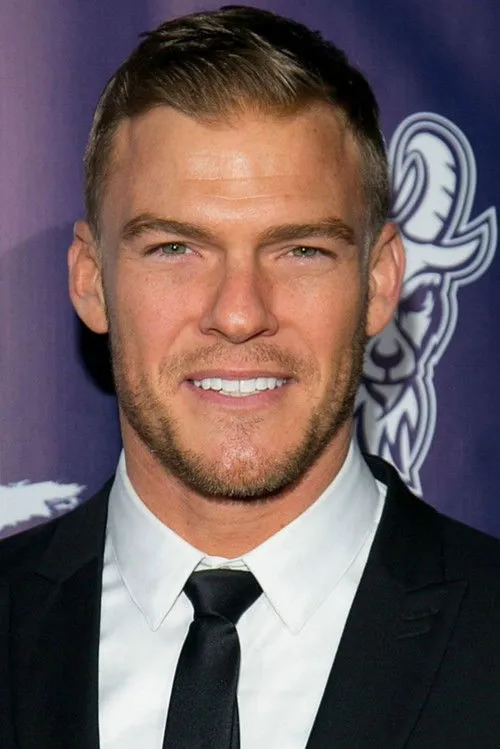 Alan Ritchson photo