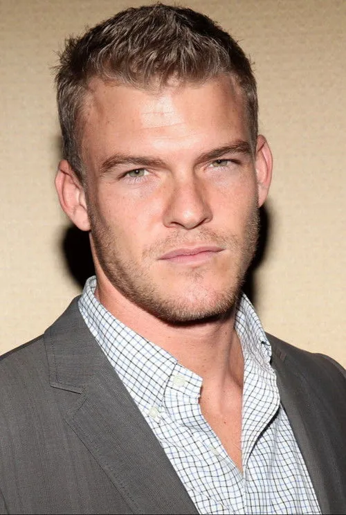 Alan Ritchson photo