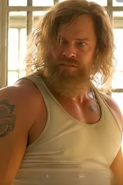 Alan Ritchson photo