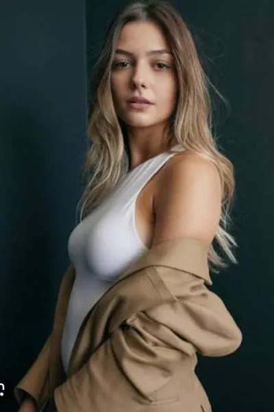 Candela Saitta photo