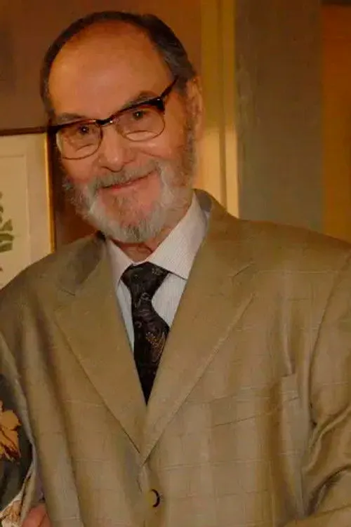 Leonardo Villar