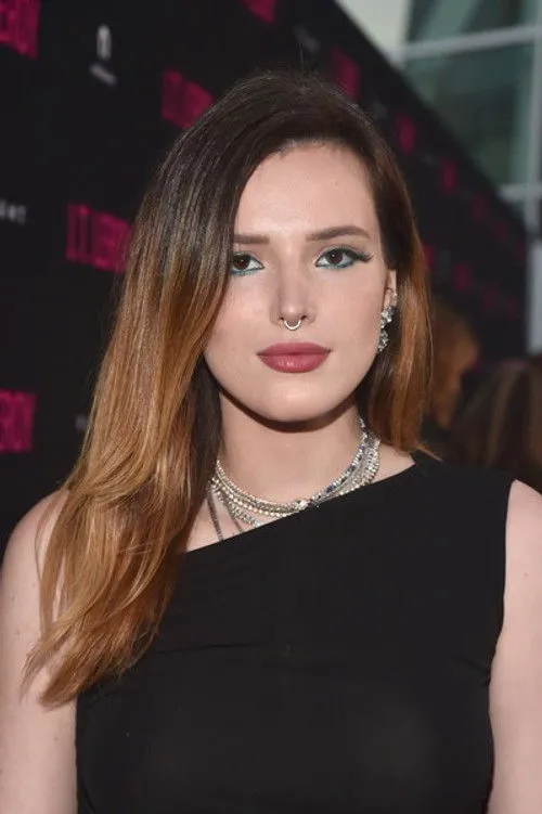 Bella Thorne photo