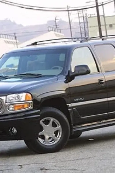 2001 GMC Yukon Denali photo