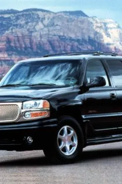 2001 GMC Yukon Denali photo
