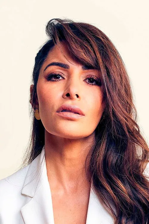 Sarah Shahi photo