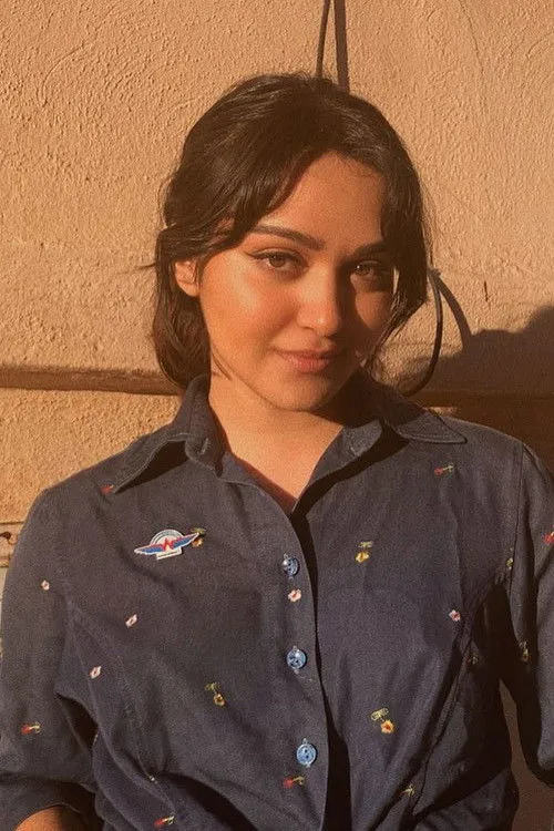 Ariela Barer photo