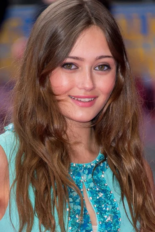 Ella Purnell photo