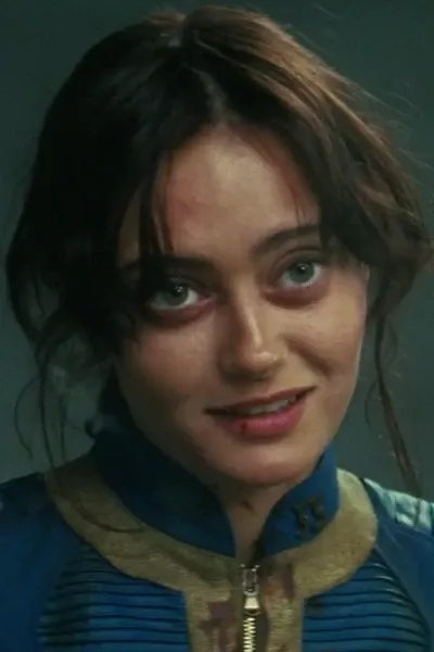 Ella Purnell photo