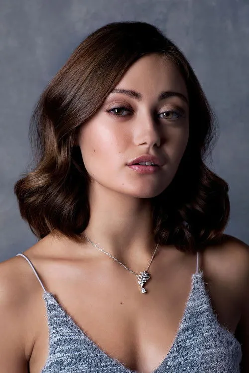 Ella Purnell photo