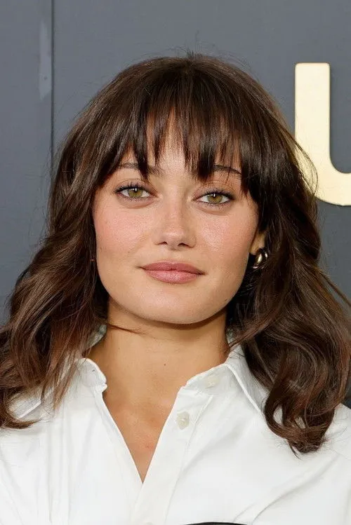 Ella Purnell photo
