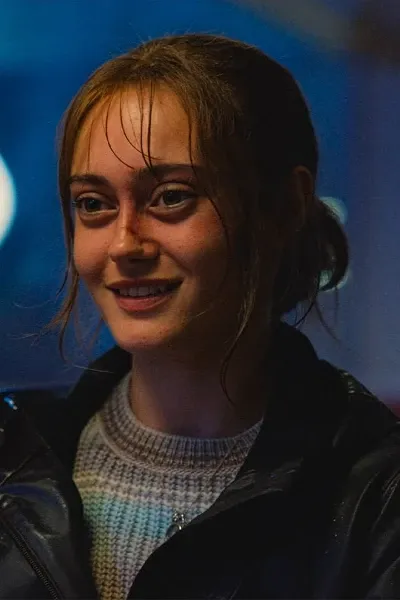 Ella Purnell photo