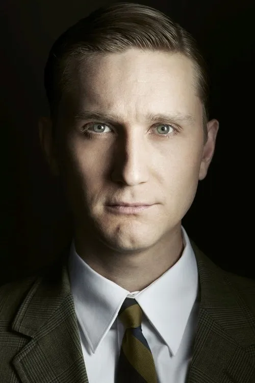 Aaron Staton photo
